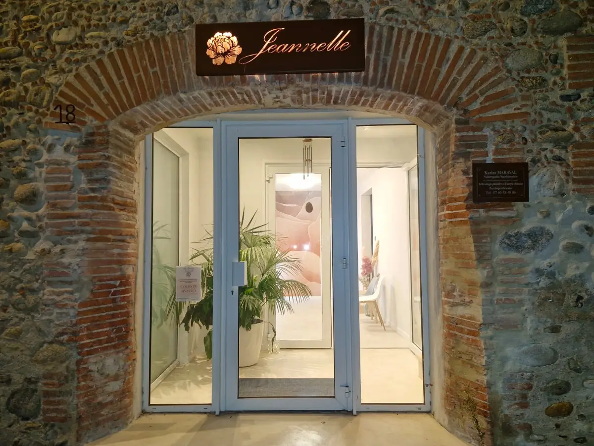 Entrée du local Jeannelle